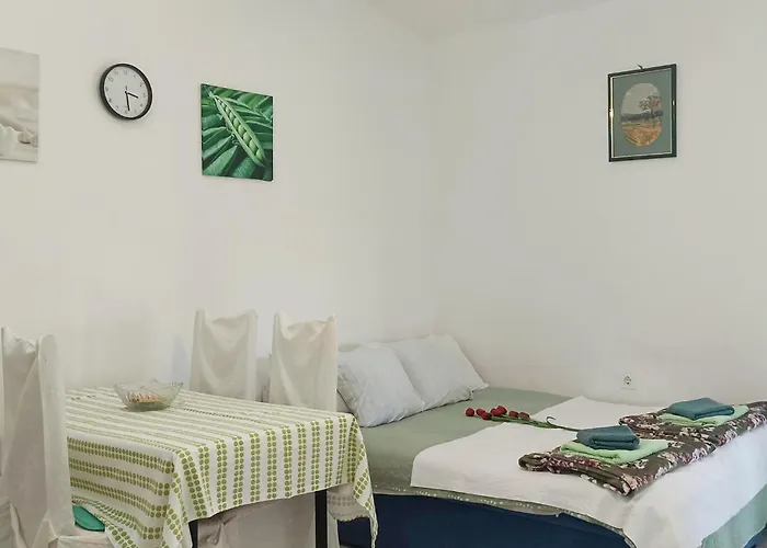 Appartement 1 Bedroom Stunning In *
