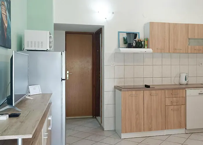 1 Bedroom Stunning In Apartamento